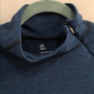 NWT Never worm Gap athletic top